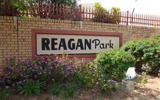 2 Bedroom Townhouse in Magalieskruin