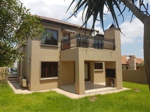 3 Bedroom House in Carlswald North Estate