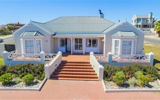 3 Bedroom House in Langebaan Central