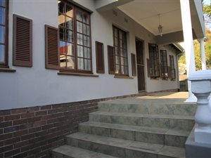 4 Bed House in Cowies Hill Park