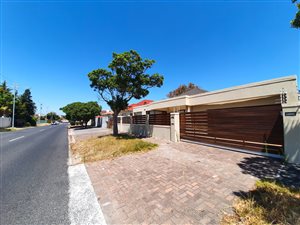3 Bed House in Claremont
