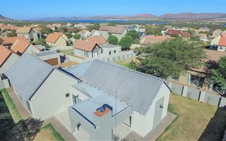 3 Bedroom House in Leloko