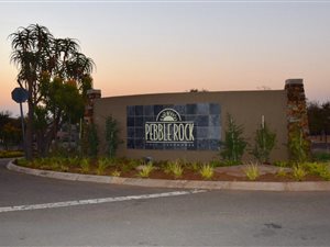 1400 m² Land available in Pebble Rock
