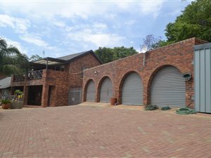 4 Bed House in Roodekrans