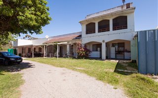 7 Bedroom House in Greenbushes