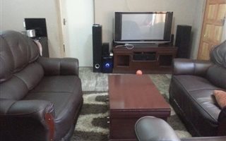 2 Bedroom Garden Cottage in Linmeyer