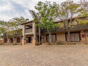 14000 m² Commercial space in North Riding