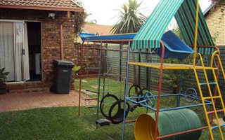 2 Bedroom Simplex in La Montagne