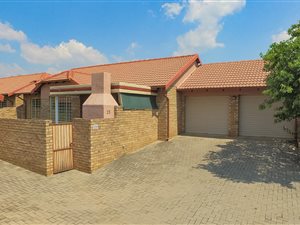 3 Bed Townhouse in Magalieskruin