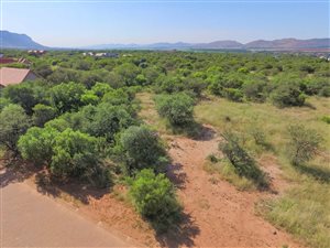 776 m² Land available in Leloko