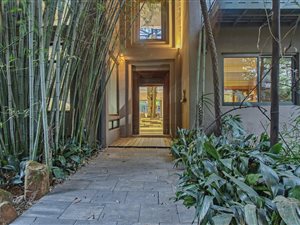 6 Bed House in Atholl