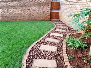 2 Bed Townhouse in Lyttelton Manor