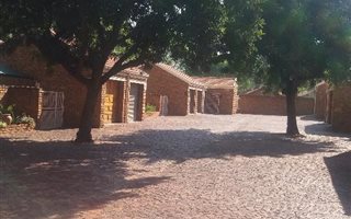 3 Bedroom Townhouse in Vanderbijlpark CE