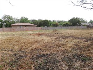 1690 m² Land available in Struisbult