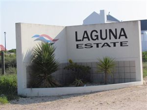 609 m² Land available in Laguna Sands