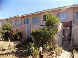 3 Bed Townhouse in Universitas