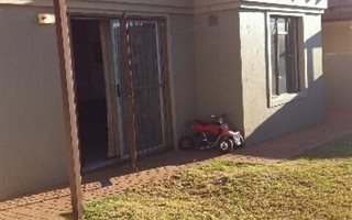 2 Bedroom Simplex in Randfontein
