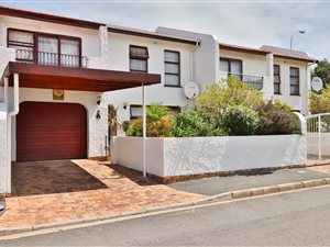 3 Bedroom Townhouse in Strand Central