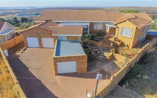 3 Bedroom House in Noordheuwel