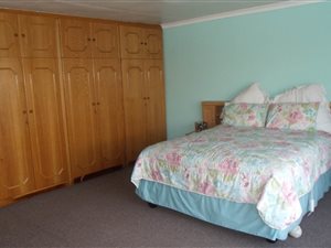 4 Bed House in Bakerton