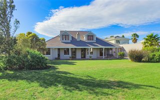 3 Bedroom House in Noordhoek