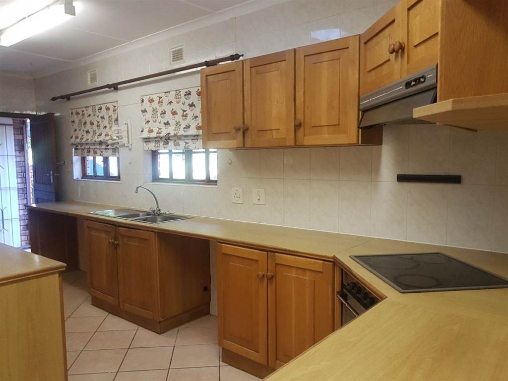 3 Bedroom Townhouse in Lester Park photo number 12