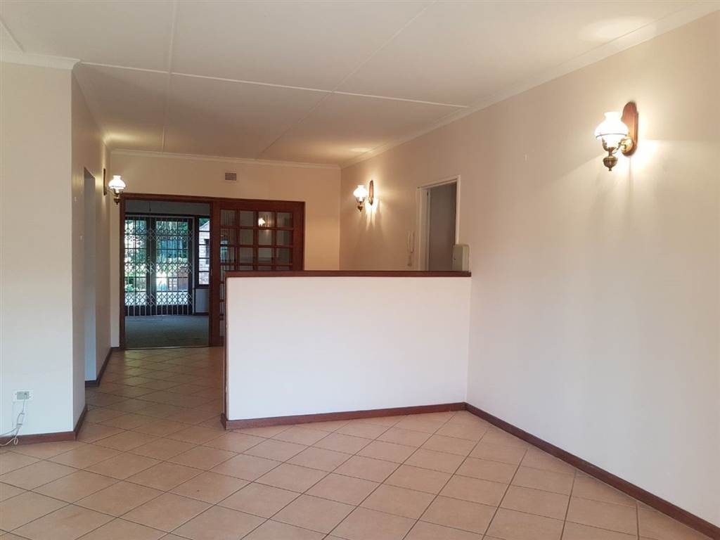 3 Bedroom Townhouse in Lester Park photo number 15