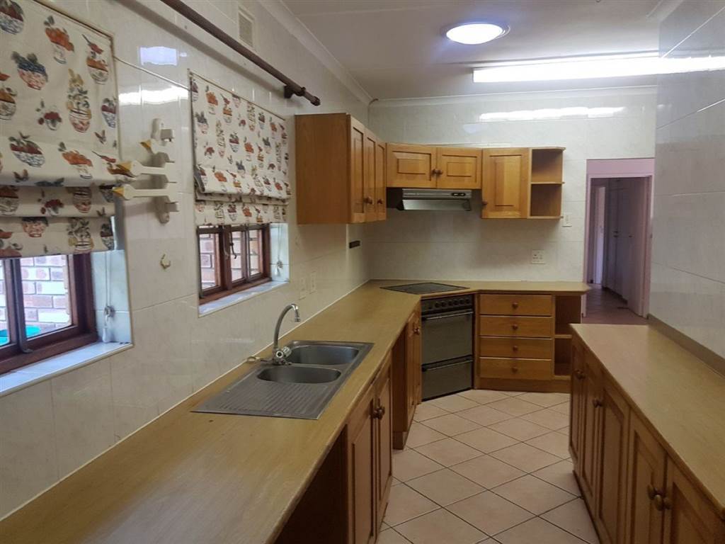 3 Bedroom Townhouse in Lester Park photo number 14