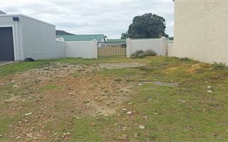 195 m² Land available in Sandbaai