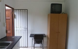 Bachelor apartment in Westville North