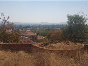 1069 m² Land available in Ninapark