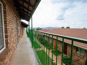 2 Bed Apartment in Rensburg