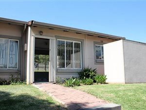 3 Bed Townhouse in Country View