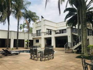 12 Bed House in White River Central