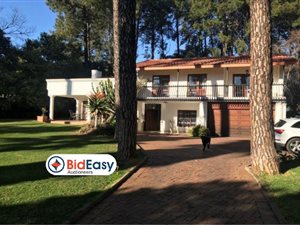 4 Bed House in Lynnwood Glen