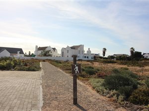 618 m² Land available in Golden Mile