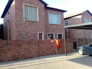 3 Bed Duplex in Monavoni