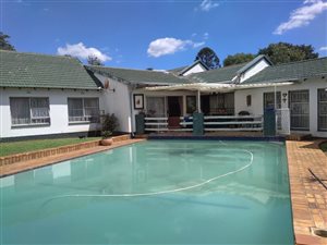 6 Bed House in Brackenhurst