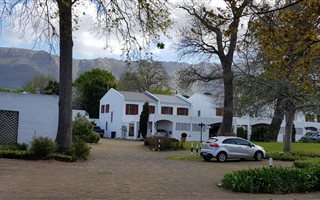 2 Bedroom Cluster in Constantia