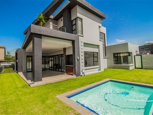 4 Bed House in Ebotse Estate