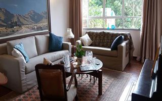 2 Bedroom Flat in Benmore Gardens