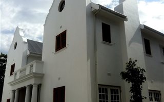 0.5 Bedroom House in Stellenbosch Central