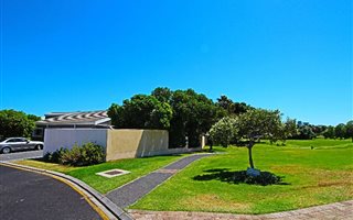 3 Bedroom House in Greenways