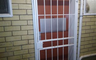 Bachelor apartment in Kempton Park Central