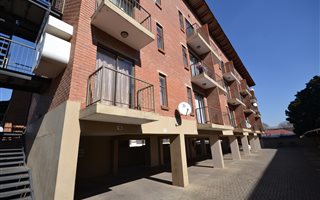 0.5 Bedroom Apartment in Florida Lake