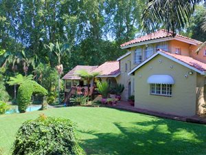 6 Bed House in Montrose