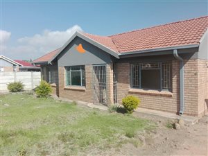 3 Bed House in Madiba Park