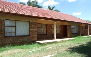 4 Bedroom House in Theresa Park