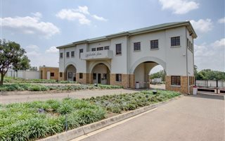 999 m² Land available in Boschkop