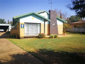 4 Bed House in Rothdene